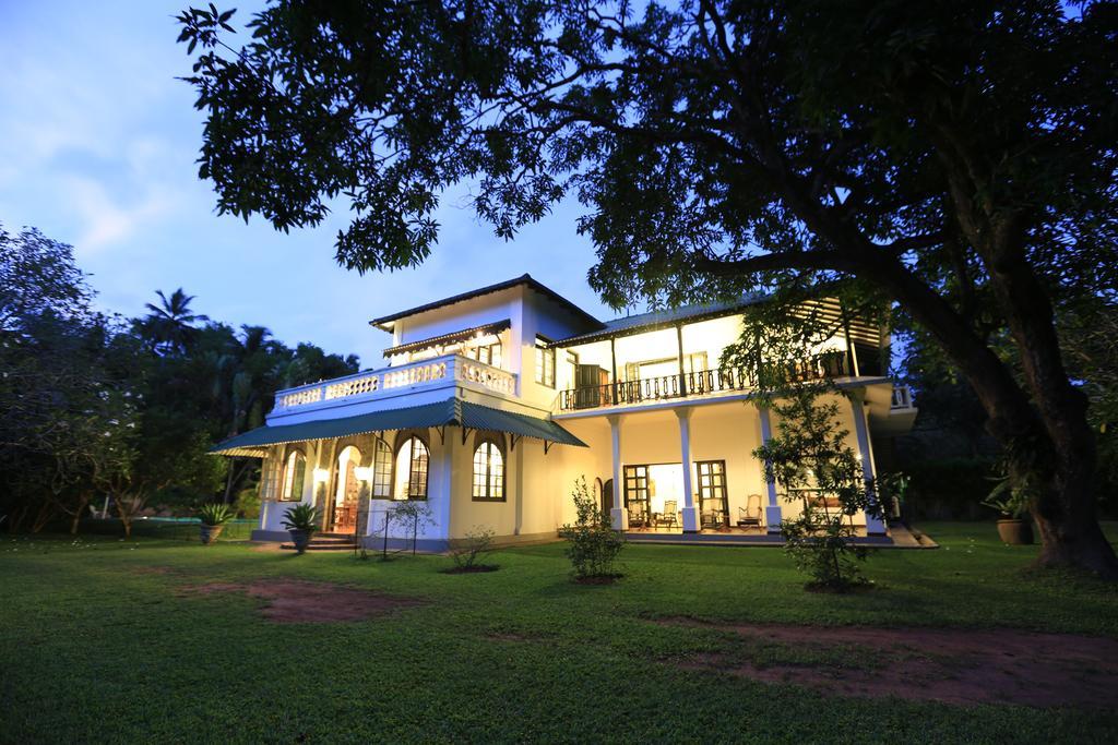 Horathapola Estate Hotel Маравила Екстериор снимка
