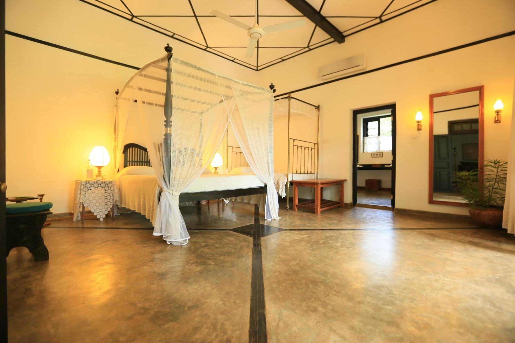 Horathapola Estate Hotel Маравила Екстериор снимка